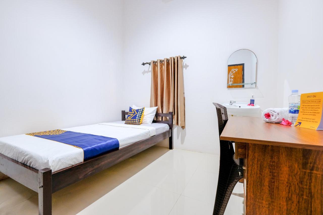 Spot On 1784 Tnc Residence Syariah Mataram Exterior foto